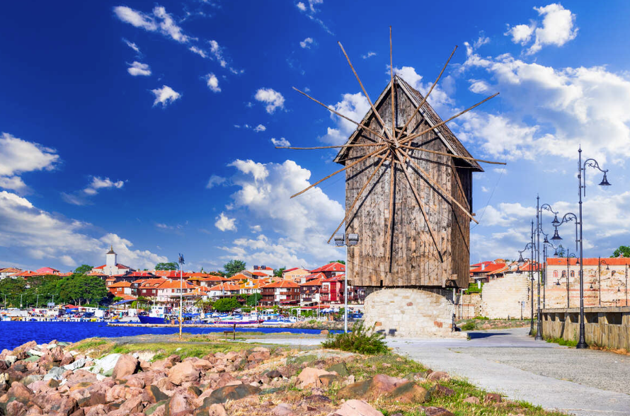 Nə Yunanıstan, nə də İtaliya: Avropada yay istirahəti üçün gizli inci (FOTO)